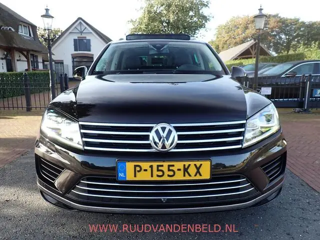 Volkswagen Touareg 3.0 TDI R-line / ACC / LUCHTVERING / 360* CAMERA / PANO / TREKHAAK / MEMORY
