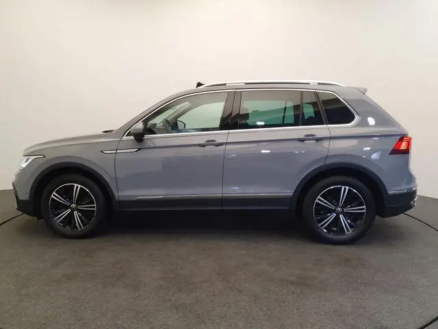 Volkswagen Tiguan 1.5 TSI 150pk DSG/AUT Elegance Business+ Wegklapbare trekhaak, Panoramadak, Matrix...