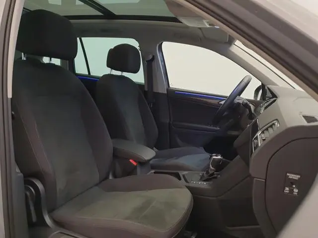 Volkswagen Tiguan 1.5 TSI 150pk DSG/AUT Elegance Business+ Wegklapbare trekhaak, Panoramadak, Matrix...
