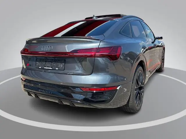 Audi Q8 Sportback e-tron 55 Quattro S Edition 115 kWh 408pk · SOH 94,8% · Panoramadak · 360 Camera ·...