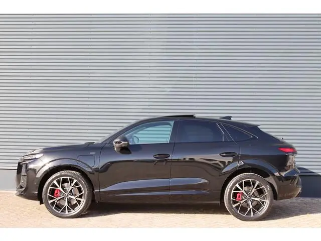 Audi Q3 Sportback 1.5 200kW e-hybrid S-Line Pano/Sonos/360/Tech Pro/Elek. stoelen+mem/Head-up/Keyles...