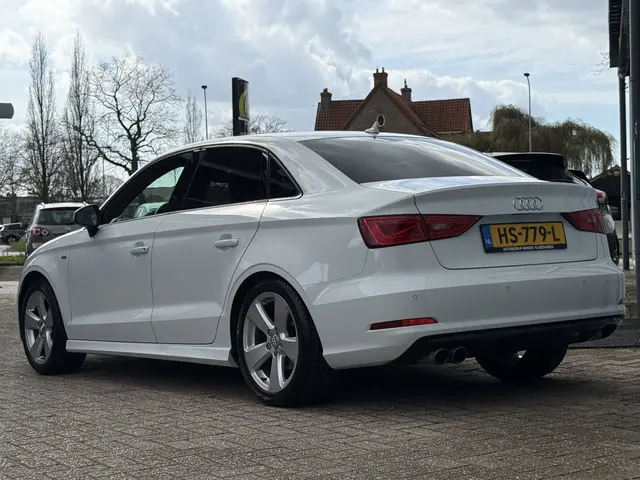 Audi A3 Limousine 1.4 TFSI CoD Ambition Pro Line S | AUTOMAAT | XENON | PDC | NAVI | CRUISE |