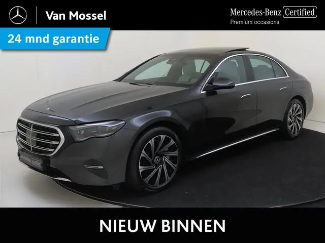 Mercedes-Benz E-klasse 300 e 4MATIC Exclusive Line / Premium Plus/ Panoramadak/ Softclose/ SUPERSCRE...