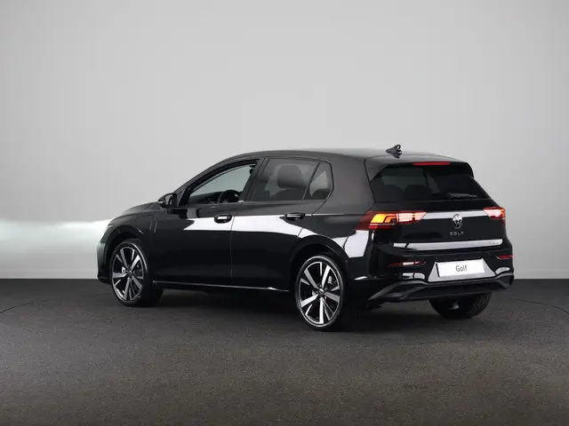 Volkswagen Golf Life Edition 1.5 eHybrid 204 PK | 18 "LM velgen | Stoel & Stuurverwarming | Camera |