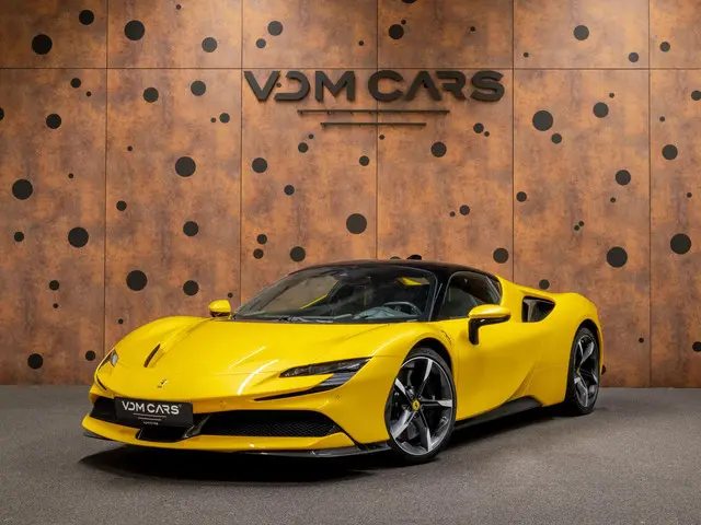 Ferrari SF90 Stradale 4.0 V8 | Lift | Carbon | Racing Seats | Giallo Triplo Strato |