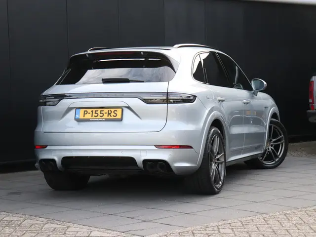 Porsche Cayenne 3.0 E-Hybrid | SPORT-CHRONO | LUCHTVERING | LEDER | PANO-DAK | BOSE | TREKHAAK | ENT...