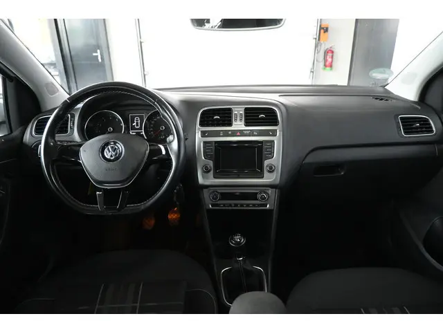 Volkswagen Polo 1.2 TSI Highline Clima Cruise Control Stoelverwarming Trekhaak Rijklaarprijs Inruil...