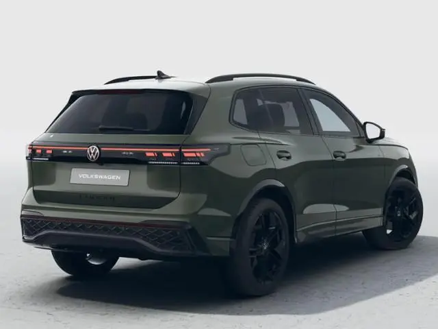 Volkswagen Tiguan R-Line Edition 1.5 eHybrid 272 PK 6 versn. DSG · Black Style Pakket · Interieur St...