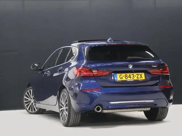 BMW 1-serie 118i M Sport [SCHUIFKANTELDAK, APPLE CARPLAY, ADAPTIVE CRUISE, STOELVERWARMING, SFEERVER...