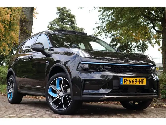 Lynk & Co 01