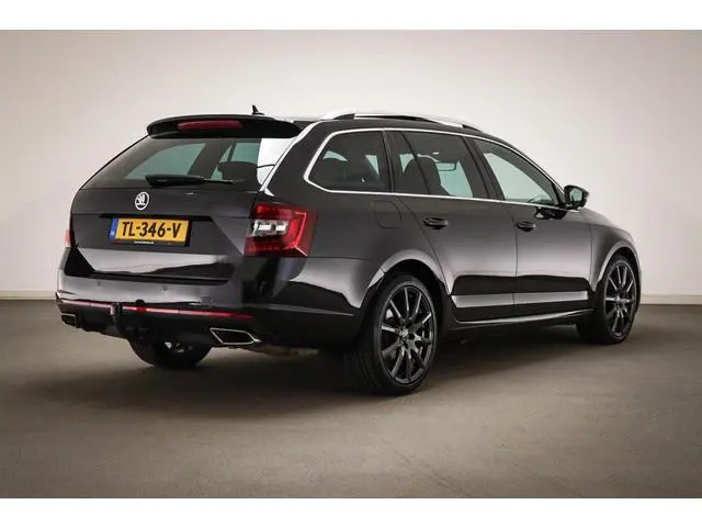 Skoda Octavia Combi 2.0 TSI RS 245 Business | PANORAMADAK | STOELVERWARMING | CAMERA | TREKHAAK