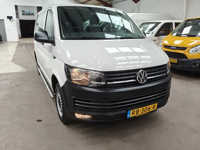Volkswagen Transporter Kombi 2.0 TDI L1H1 Highline AUTOM!