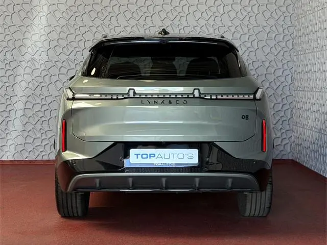 Lynk & Co 08