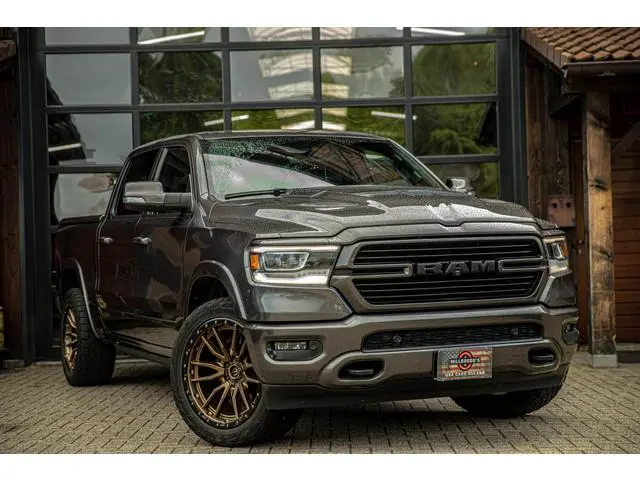 Dodge Ram 1500 5.7 V8 4x4 Crew Cab 5'7 Laramie Level 2 | luchtvering | panoramadak | .