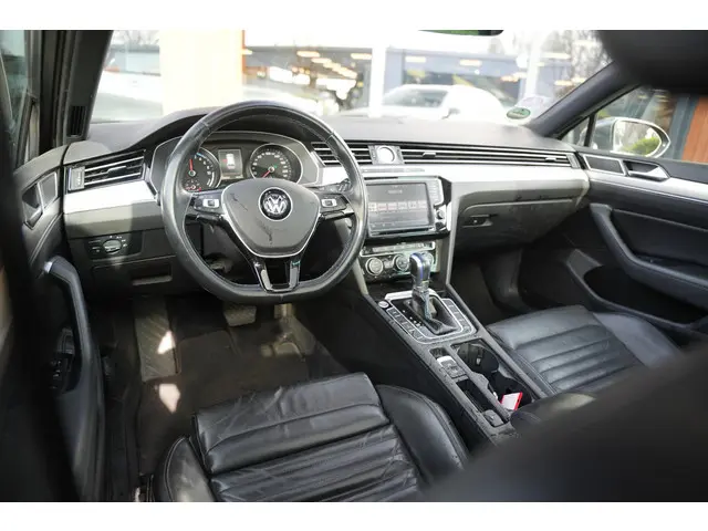Volkswagen Passat Variant 1.4 TSI GTE Highline Panoramadak Leer Navi Camera