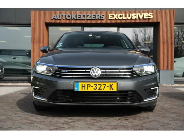 Volkswagen Passat Variant 1.4 TSI GTE Highline Panoramadak Leer Navi Camera