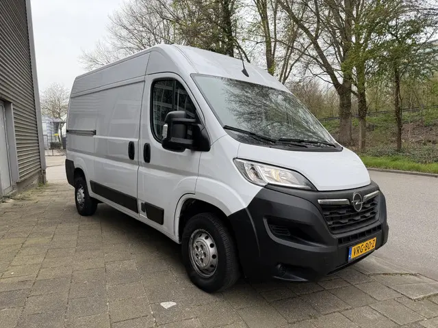 Opel Movano 2.2D 120 L2H2 EDITION AIRCO. NAVIGATIE. ACHTERUITRIJ CAMERA. CRUISE CONTROL.