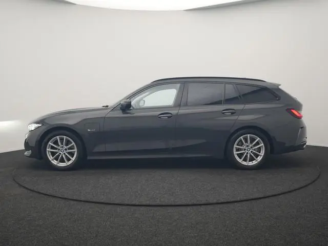 BMW 3-serie Touring 320e Facelift 204pk PHEV Dealer O.H. | Dravitgrau metallic | Head Up | Camera |...
