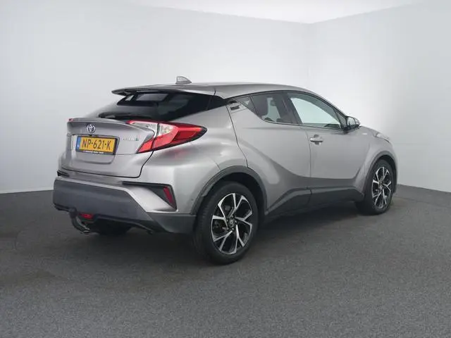 Toyota C-HR 1.8 Hybrid Executive | Trekhaak | Camera | Cruise | Stoelverwarming | Navi |