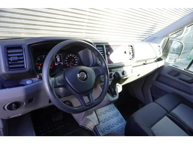 Volkswagen Crafter 140pk Automaat L3H2/L2H1 Navigatie Camera Trekhaak Apple carplay Imperiaal 3-zits