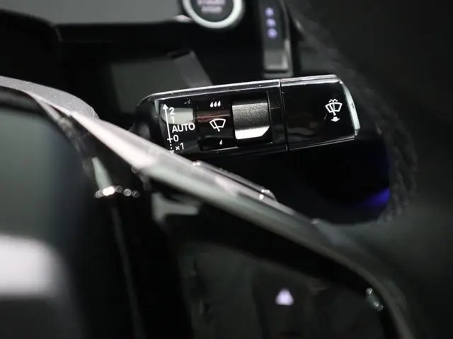 Peugeot e-3008