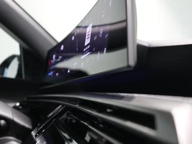 Peugeot e-3008