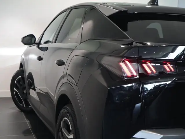 Peugeot e-3008