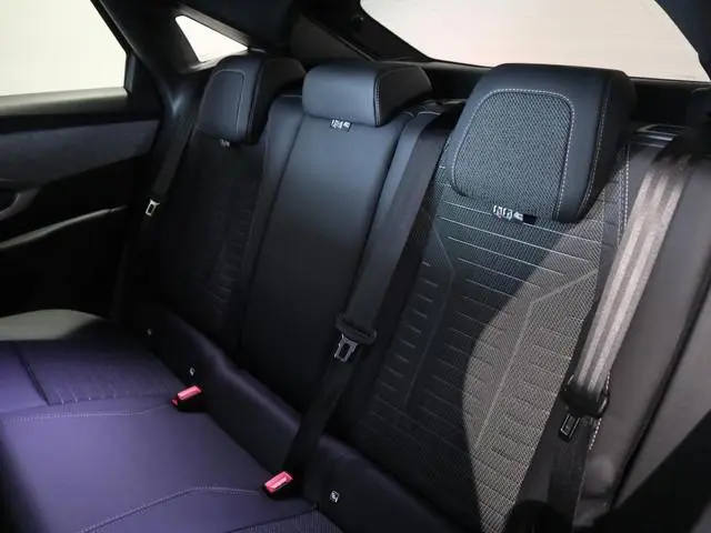 Peugeot e-3008