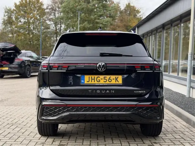 Volkswagen Tiguan 1.5 eHybrid R-Line Edition Massage HUD HK Pano