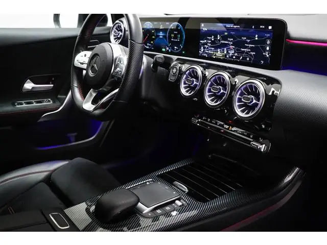 Mercedes-Benz A-klasse 250 e Business Solution AMG Limited | HALF LEDER | STOELVERWARMING | APPLE |...