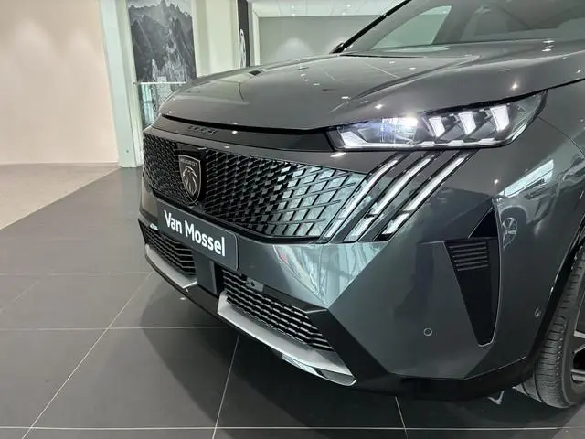 Peugeot e-3008