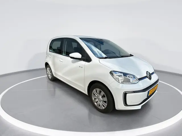 Volkswagen e-Up! Style 83pk · SOH 93,2% · Camera · Cruise Control · Stoelverwarming · P-Sensoren · C...