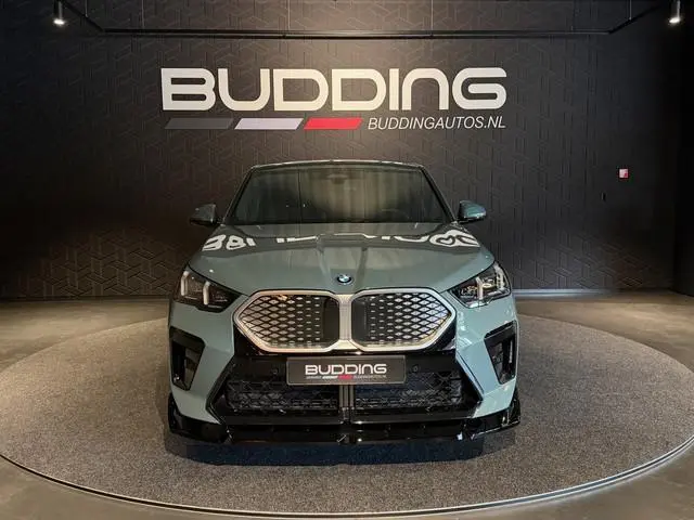 BMW iX2