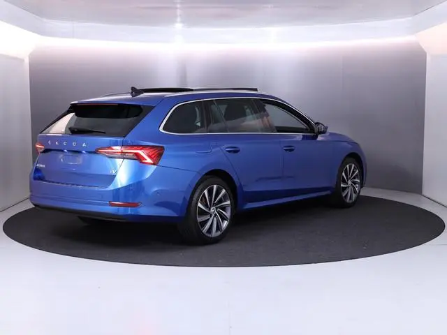 Skoda Octavia Combi 1.4 TSI iV PHEV Style 204 pk Automaat (DSG) | Navigatie | Panoramadak | SOH 87%...