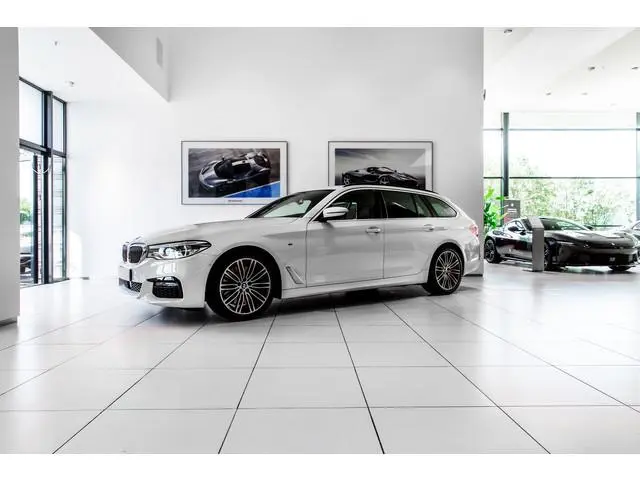 BMW 5-serie Touring 540i xDrive High Executive