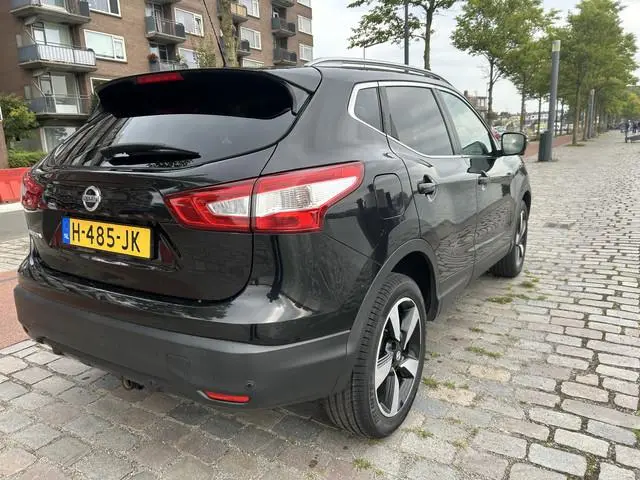 Nissan Qashqai 1.2 N-Connecta panodak navi/camera automaat