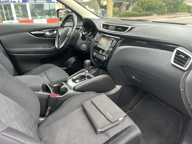 Nissan Qashqai 1.2 N-Connecta panodak navi/camera automaat
