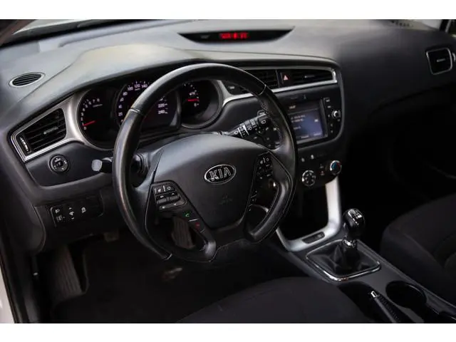 Kia cee'd 1.6 GDI First Edition , Achteruitrijcamera, Navigatie, Cruise control,