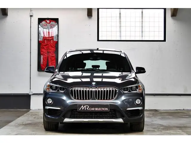 BMW X1 sDrive20i High Executive xLine | Panoramadak | LED | Leder | HUD | NL geleverd