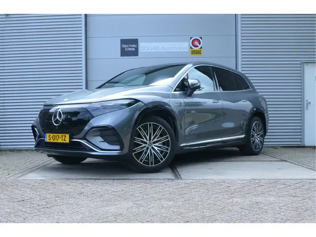 Mercedes-Benz EQS SUV 450 4MATIC AMG Line 7p 108 kWh Pano, HUD, 21" Alu
