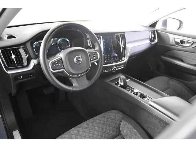 Volvo V60 2.0 B3 Momentum *1ste Eigenaar*Navigatie*Panoramadak*Trekhaak*