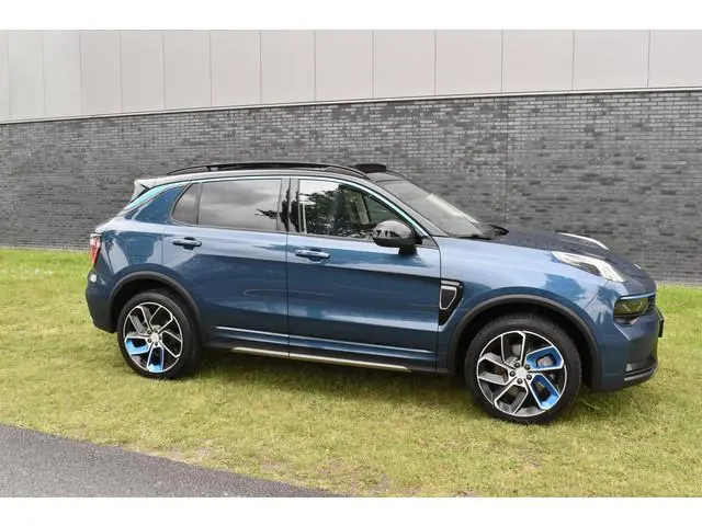 Lynk & Co 01