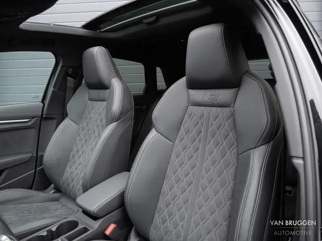 Audi A3 Sportback 45 TFSI e S-Line Pano RS-Stoelen Massage Memory BTW Camera Sfeer