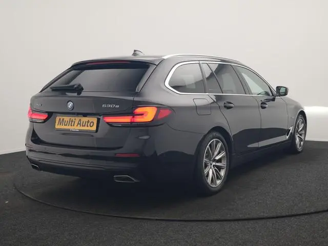 BMW 5-serie Touring 530e xDrive Business Edition Plus 293pk Dealer O.H. | Panodak | Adaptive Cruise...
