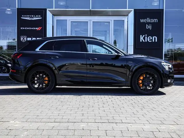 Audi e-tron e-tron 55 quattro advanced Pro Line Plus 95 kWh | Pano-dak | B&O | 22" SOH 91%