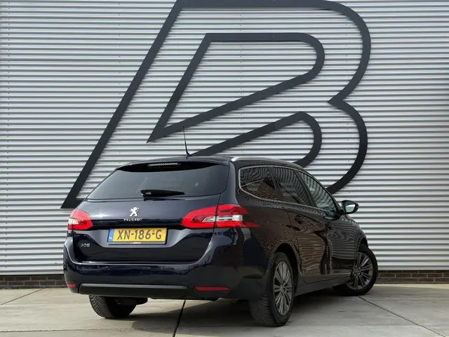 Peugeot 308 SW 1.2 PureTech Allure 2e Eigenaar|Navi|Clima|Pano|Cruise|Carplay|PDC V+A|D-riem vv in 2...