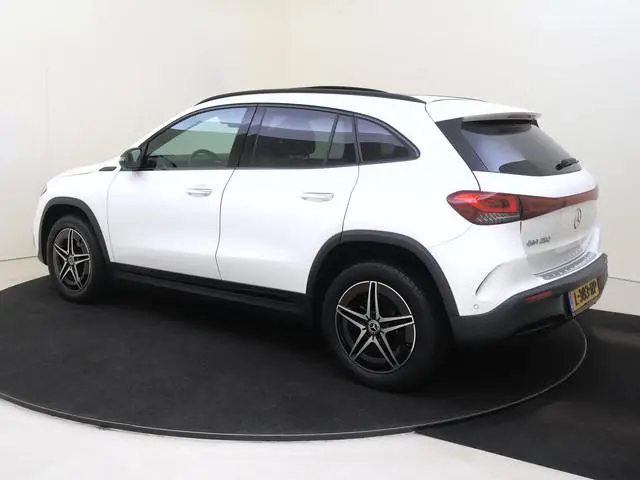 Mercedes-Benz EQA 250 Business Solution AMG 67 kWh / Burmester / Headup-Display / 360Graden-Camera /...