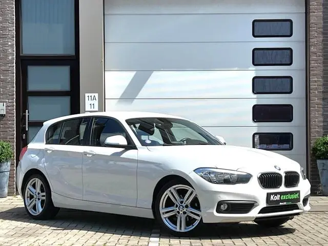 BMW 1-serie 118i M Sport Turbo 136 PK 5 Deurs | Airco | Navigatie | 17" M-Sport Velg | Park Sensors...