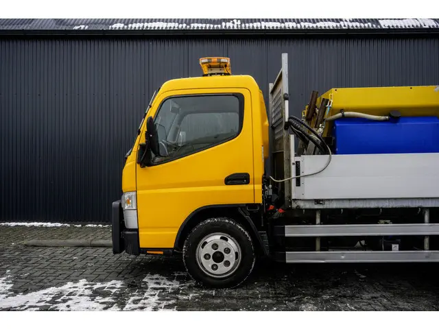 FUSO Canter