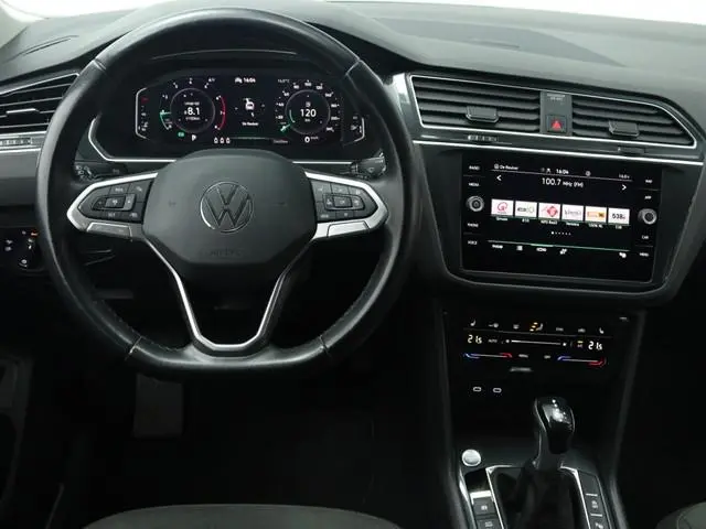 Volkswagen Tiguan 1.5 TSI Elegance Automaat | Navigatie | Camera | Stoelverwa